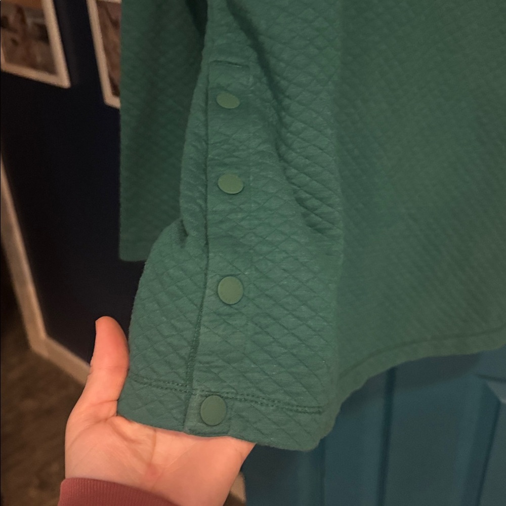 L.L. Bean Forest Green Cowl Neck Quilted Top - L - Picture 4 of 5